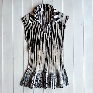 Milano sleevelss collared vneck blouse animal